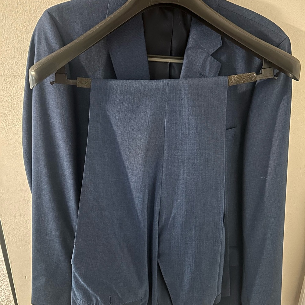 Hugo Boss Deep Blue Men's Suit - Picture 2 of 8